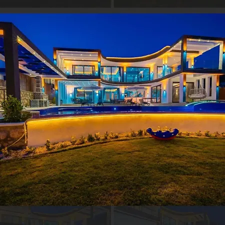 Luex Villa *