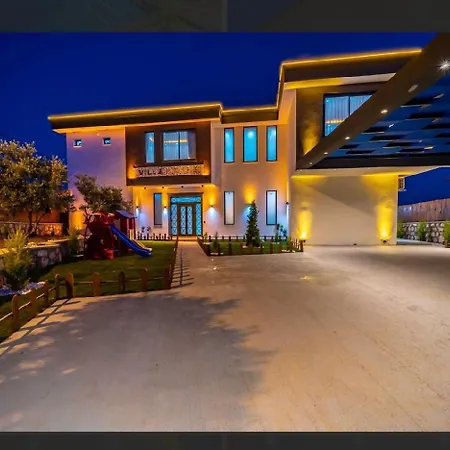 Luex Villa *